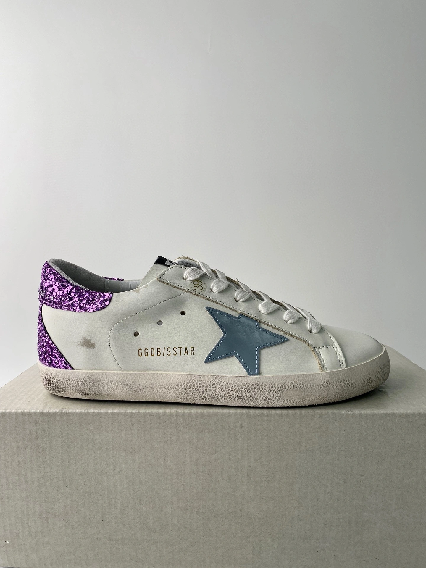 OOBB- GWF00102.F001621.10637 cowhide item:D-X018B2813S